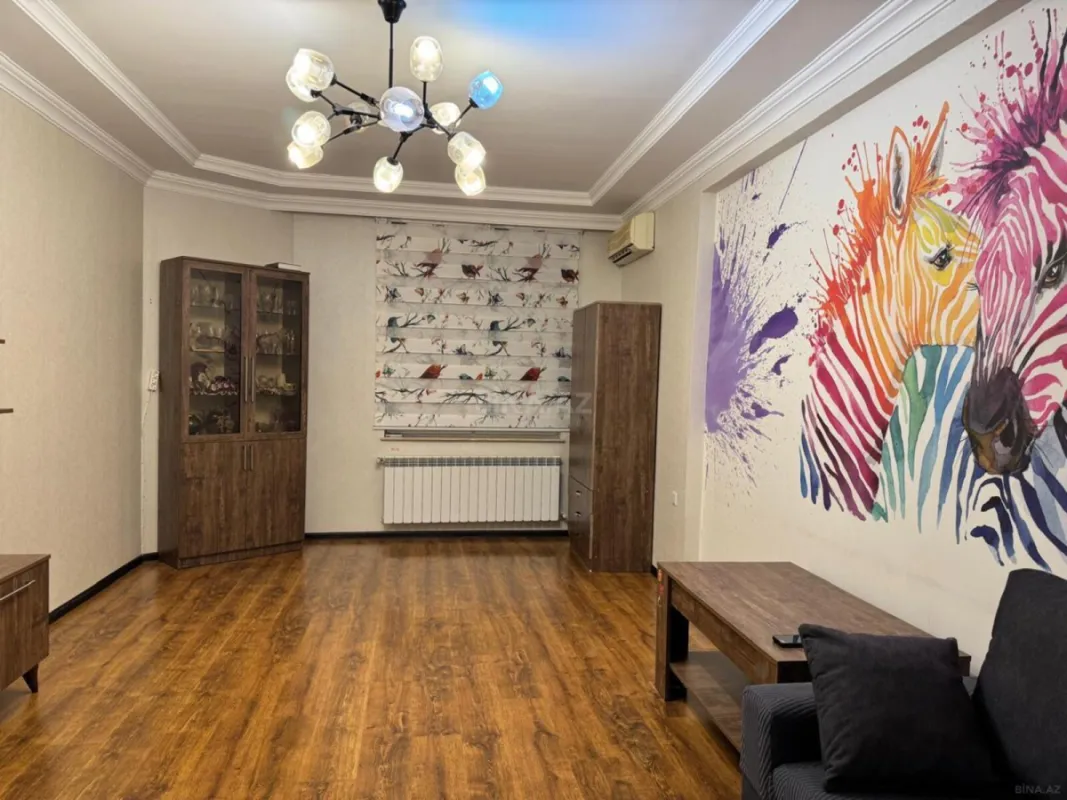 Satılır 2 otaqlı mənzil 82 m²