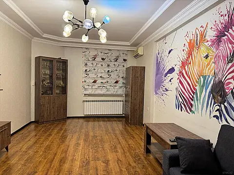 Satılır 2 otaqlı mənzil 82 m²