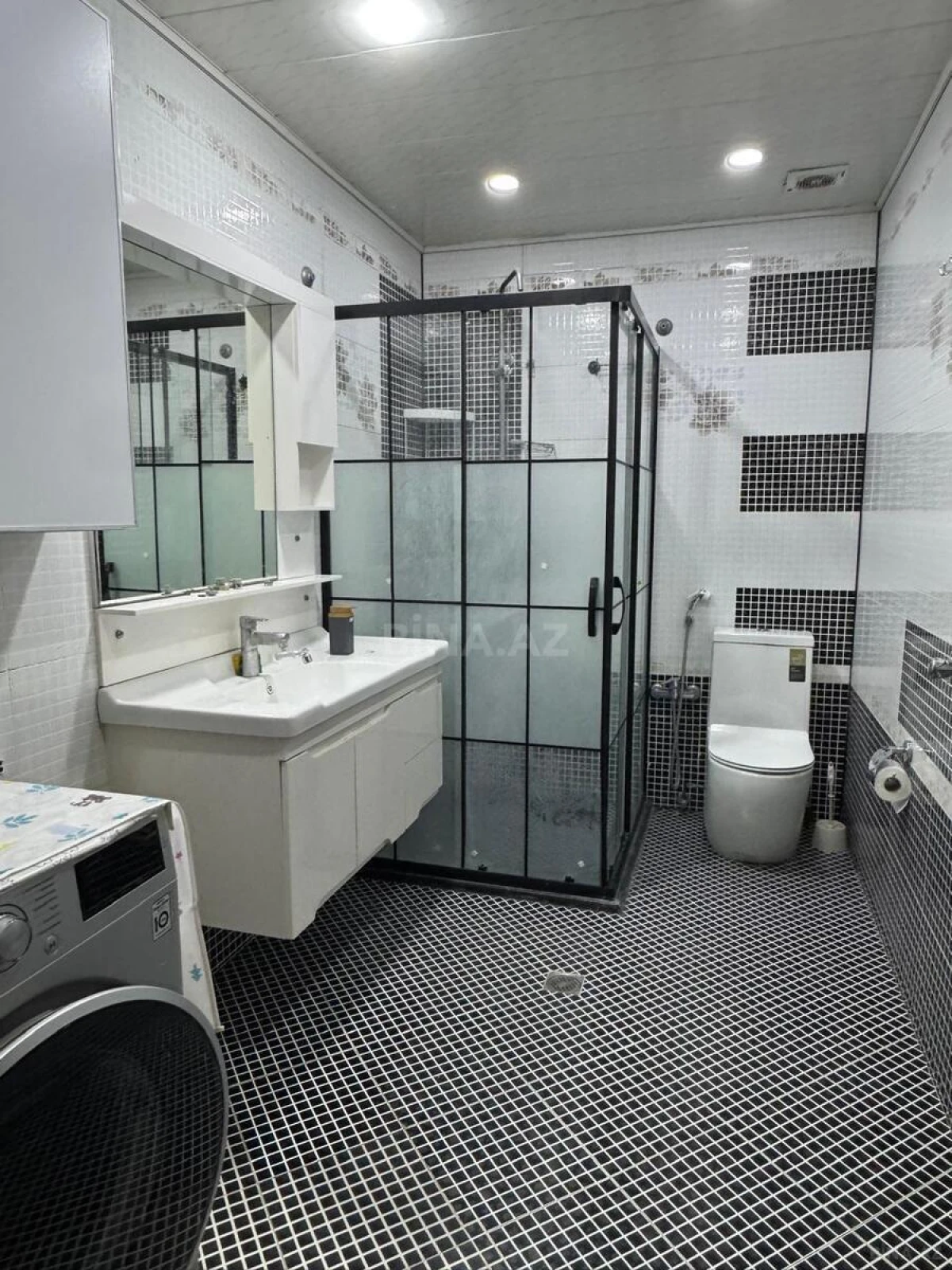 Satılır 2 otaqlı mənzil 82 m²