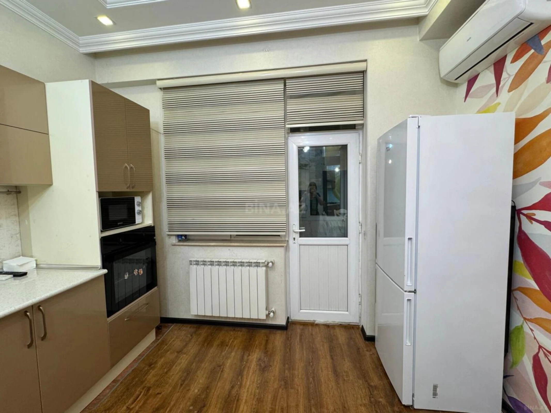 Satılır 2 otaqlı mənzil 82 m²
