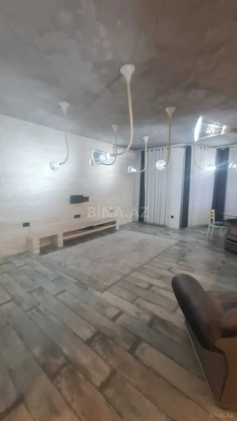 Kirayə verilir 3 otaqlı mənzil 170 m²