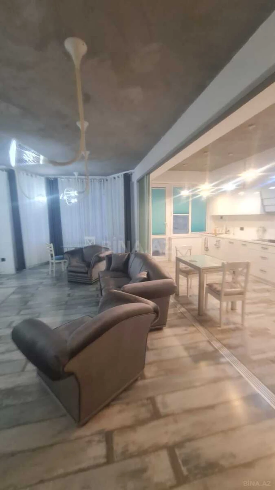 Kirayə verilir 3 otaqlı mənzil 170 m²