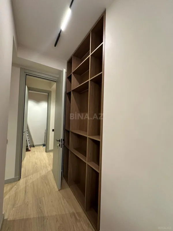 Satılır 3 otaqlı mənzil 139.9 m²