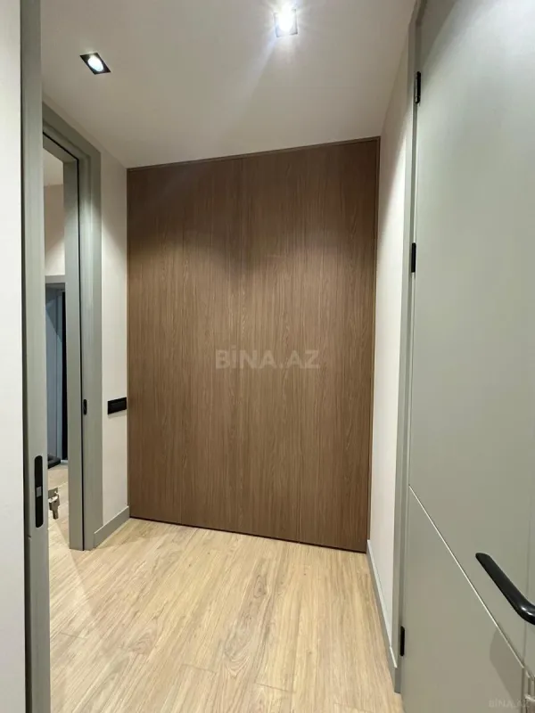 Satılır 3 otaqlı mənzil 139.9 m²