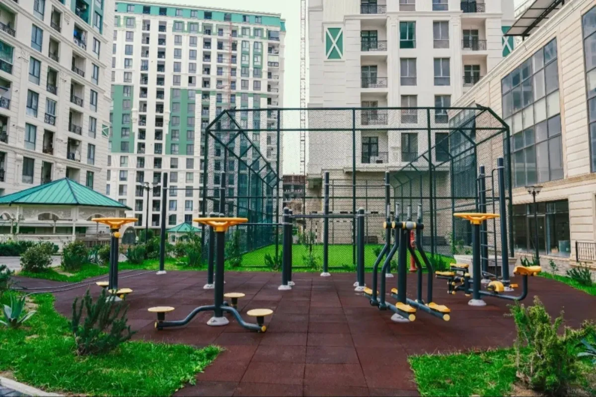 Satılır 3 otaqlı mənzil 139.9 m²