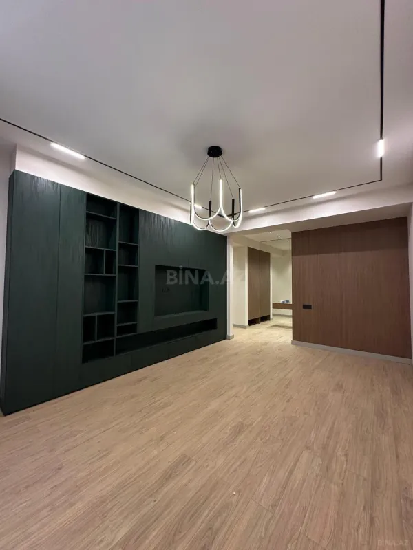 Satılır 3 otaqlı mənzil 139.9 m²