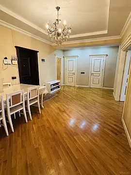 Satılır 3 otaqlı mənzil 130 m² — Bakı 3 otaq 130.00 m²