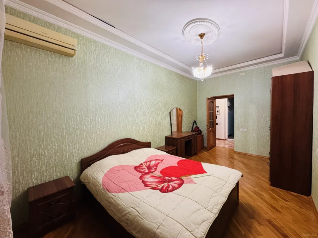 Satılır 2 otaqlı mənzil 65 m²