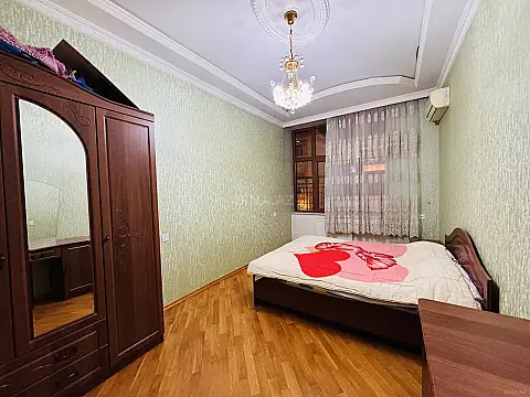 Satılır 2 otaqlı mənzil 65 m²