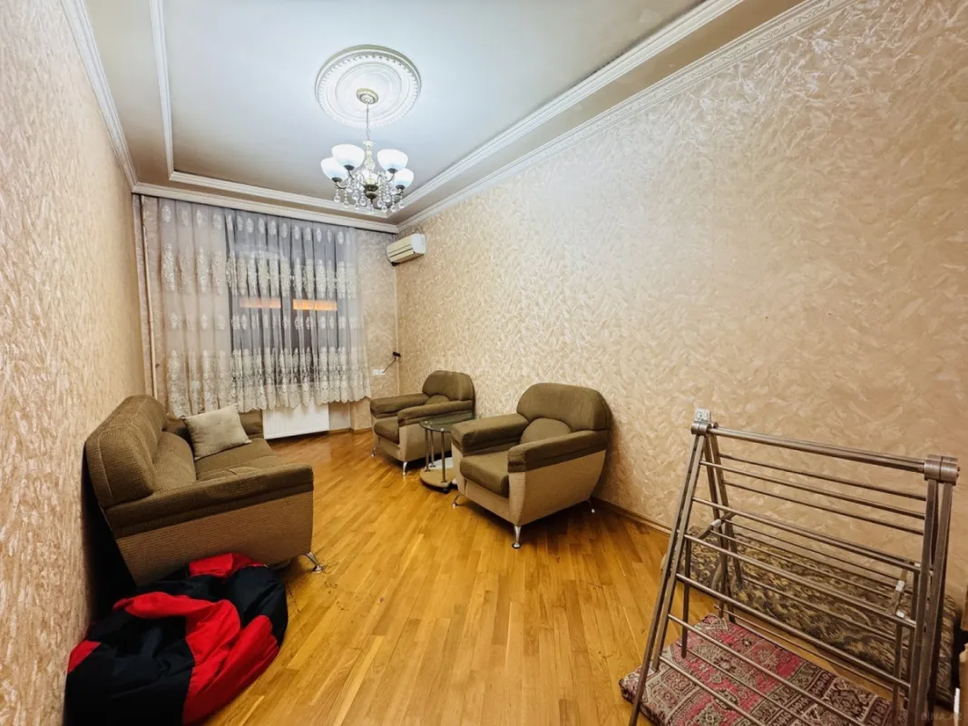 Satılır 2 otaqlı mənzil 65 m²