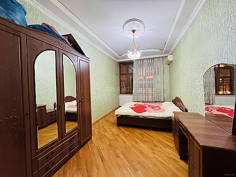 Satılır 2 otaqlı mənzil 65 m²