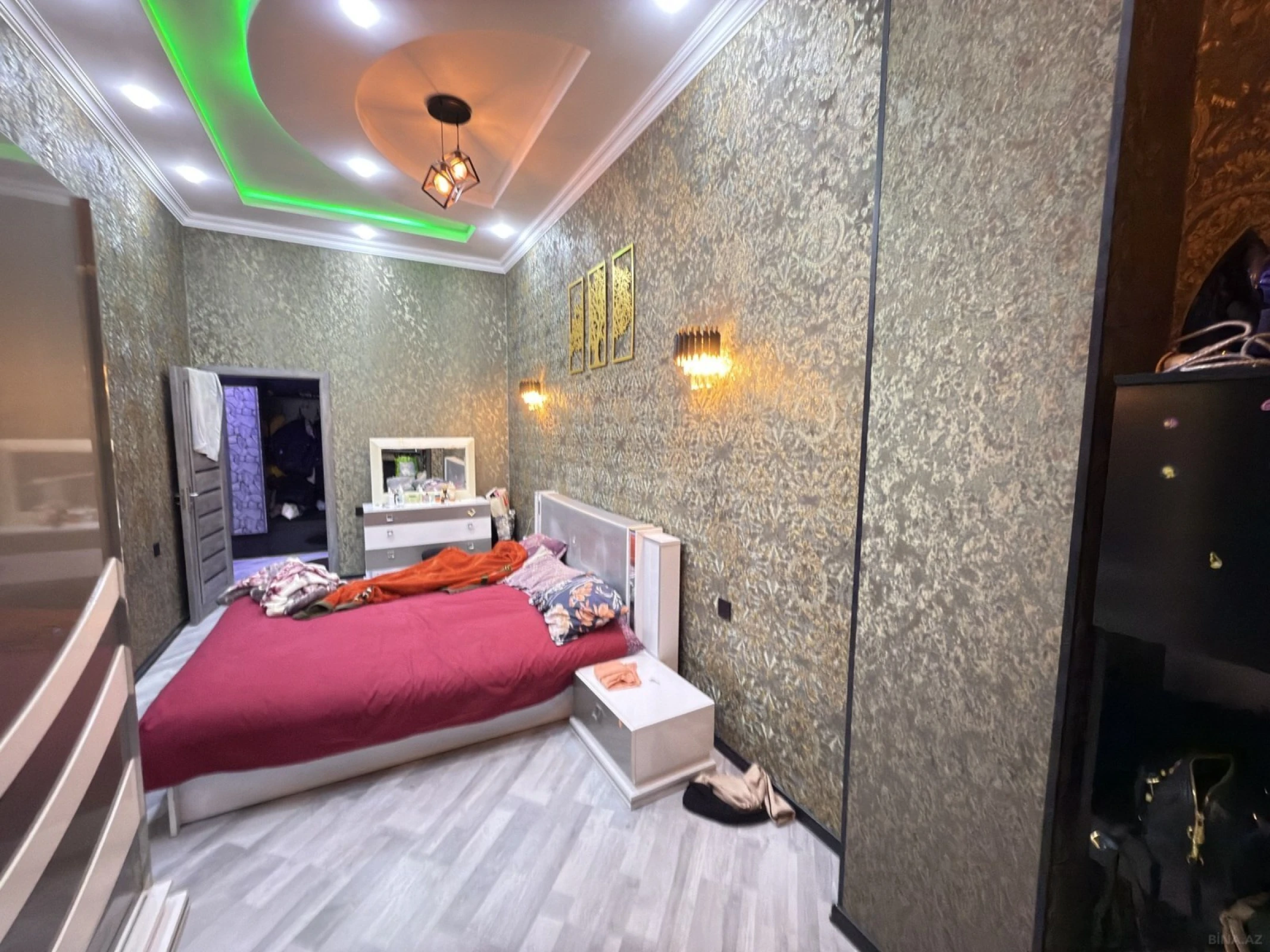 Satılır 2 otaqlı mənzil 71 m²