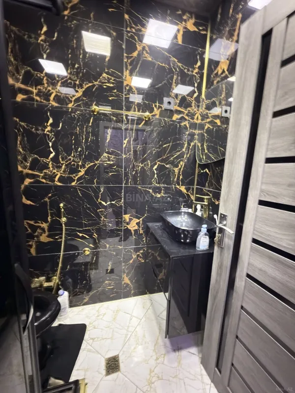 Satılır 2 otaqlı mənzil 71 m²