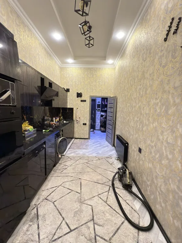 Satılır 2 otaqlı mənzil 71 m²