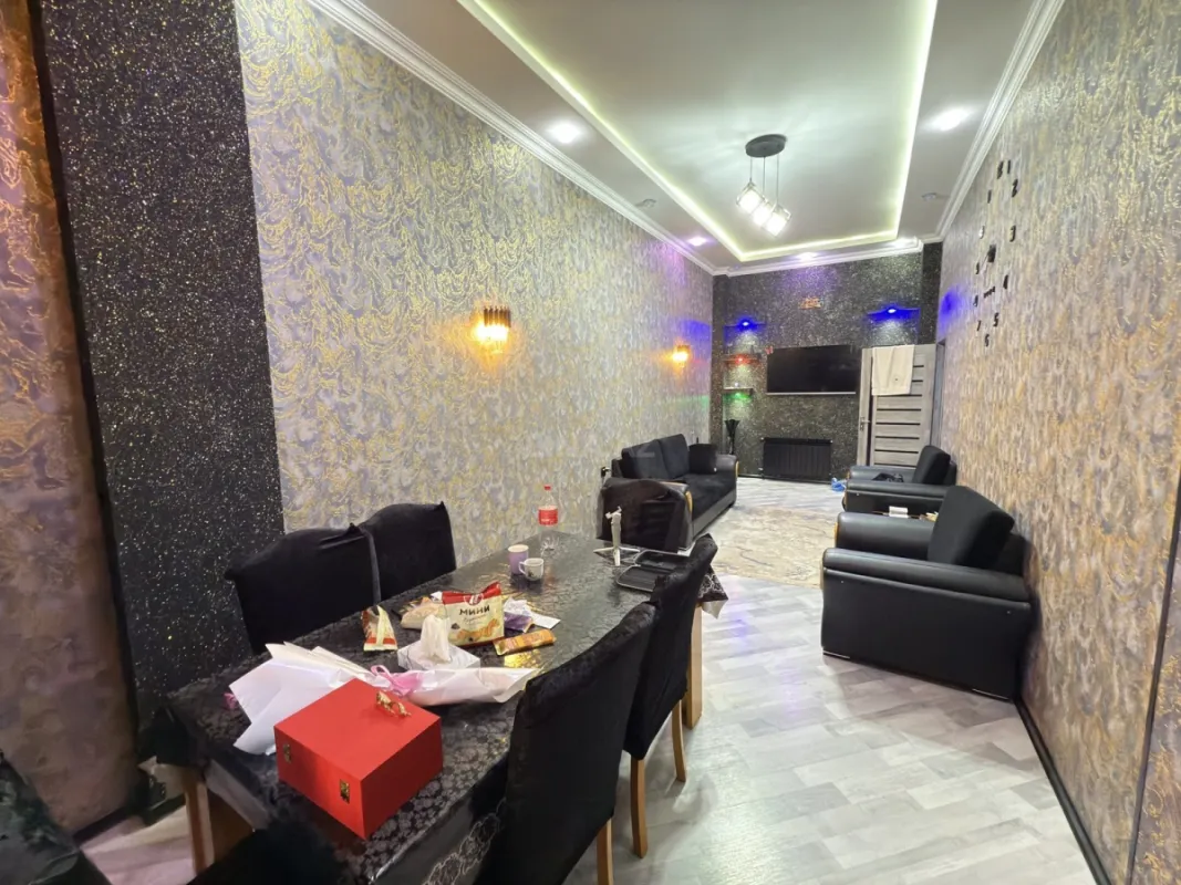 Satılır 2 otaqlı mənzil 71 m²