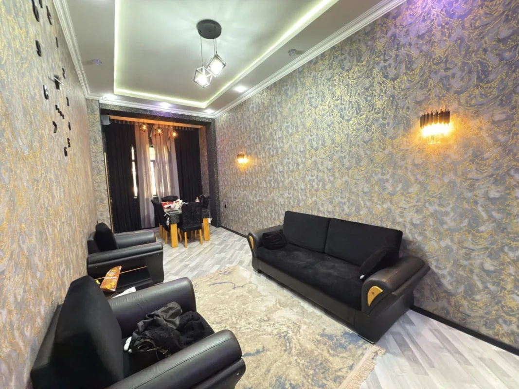 Satılır 2 otaqlı mənzil 71 m²