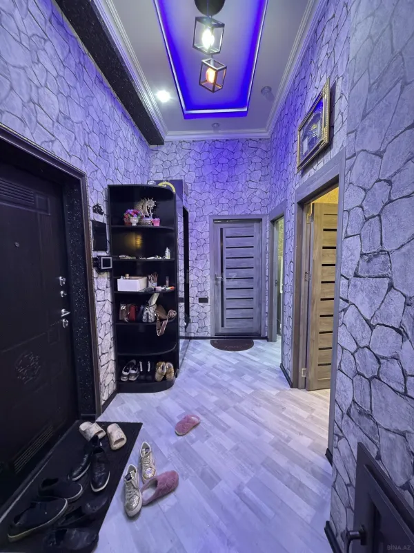 Satılır 2 otaqlı mənzil 71 m²