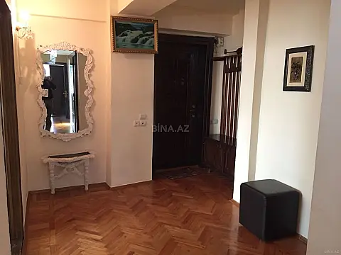 Kirayə verilir 2 otaqlı mənzil 89 m²