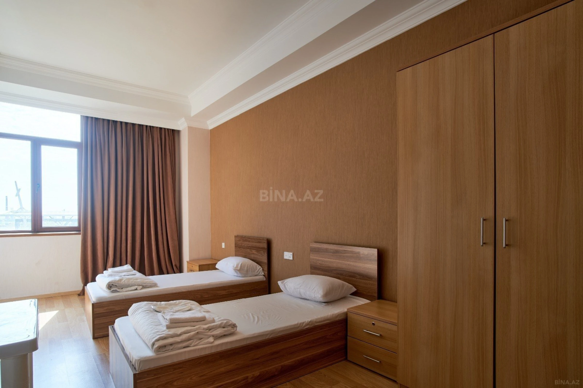 Kirayə verilir 4 otaqlı mənzil 200 m²