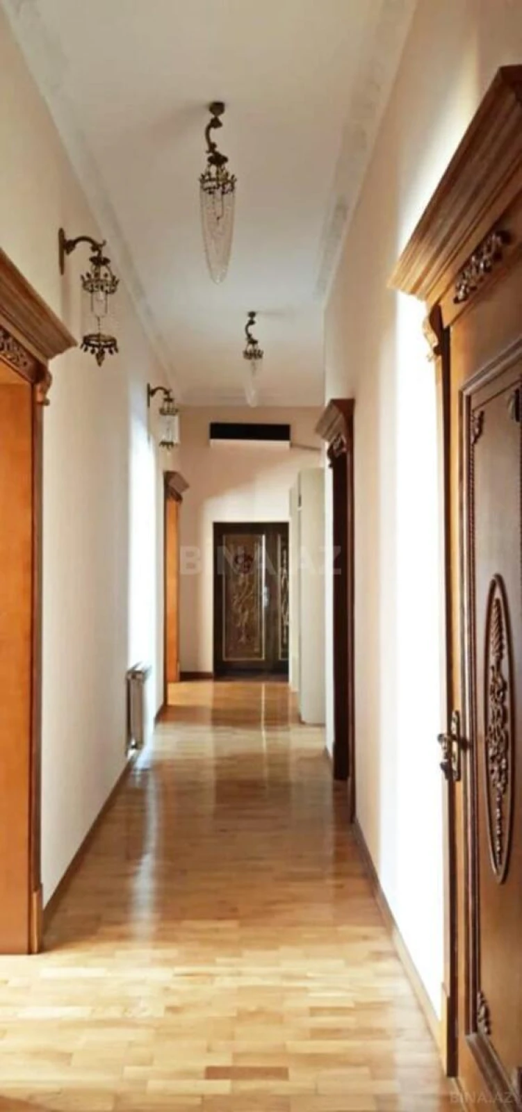 Satılır 5 otaqlı mənzil 225 m²