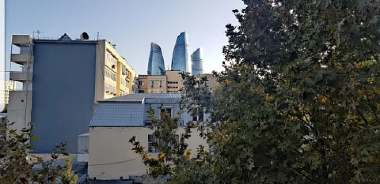 Satılır 5 otaqlı mənzil 225 m² — Bakı 5 otaq 225.00 m²