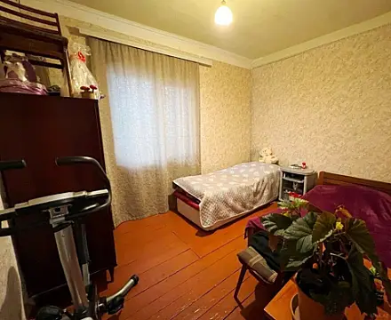 Satılır 9 otaqlı mənzil 210 m²