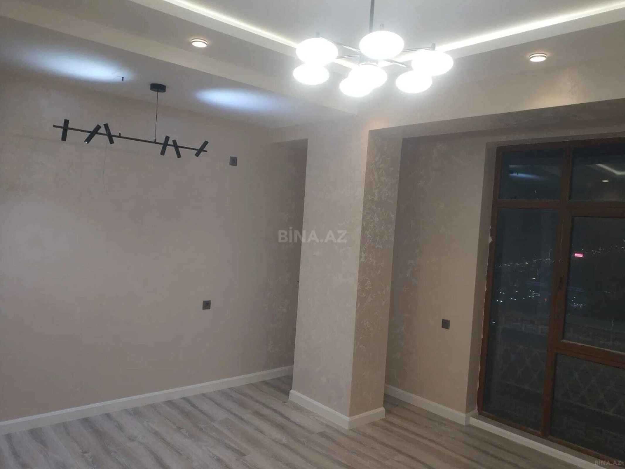 Satılır 3 otaqlı mənzil 119 m²