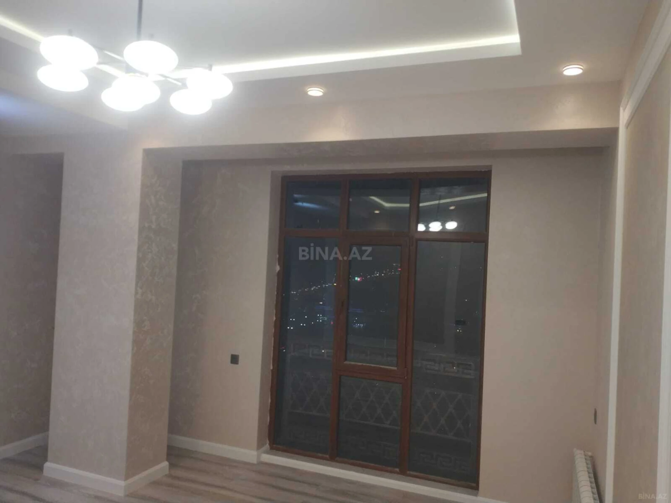 Satılır 3 otaqlı mənzil 119 m²