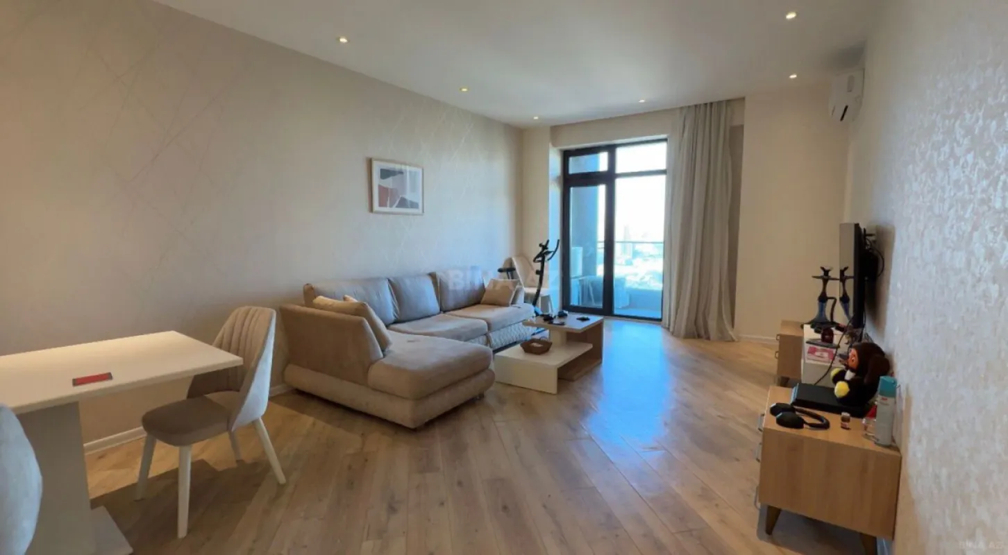 Kirayə verilir 2 otaqlı mənzil 75 m²