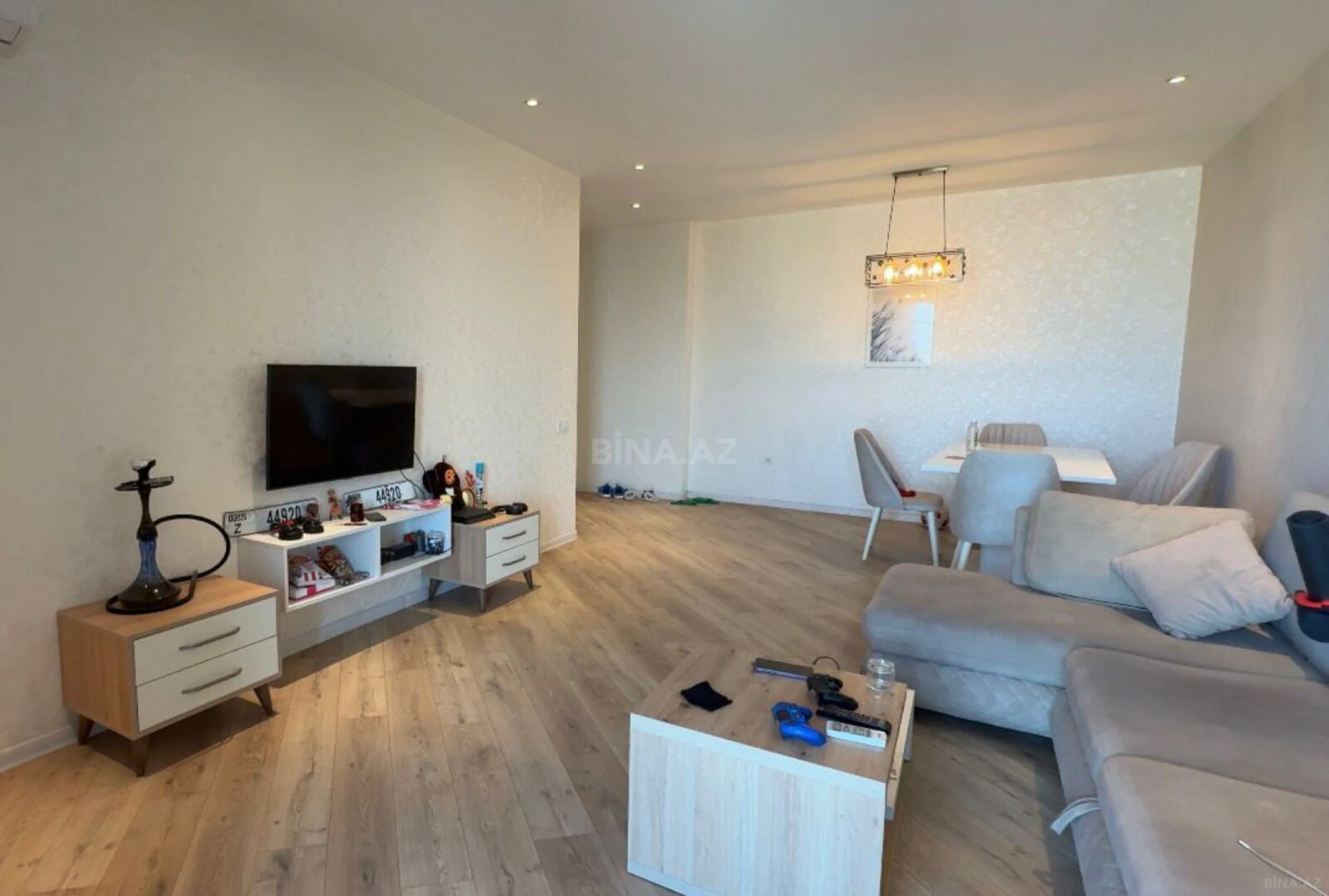 Kirayə verilir 2 otaqlı mənzil 75 m²