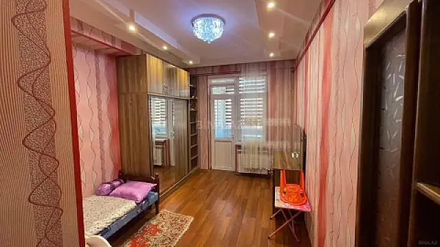 Kirayə verilir 3 otaqlı mənzil 100 m²