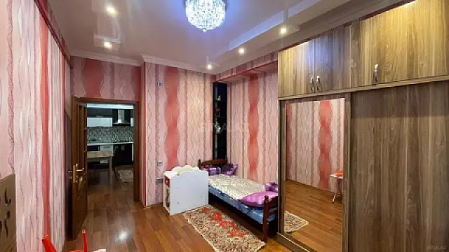 Kirayə verilir 3 otaqlı mənzil 100 m²