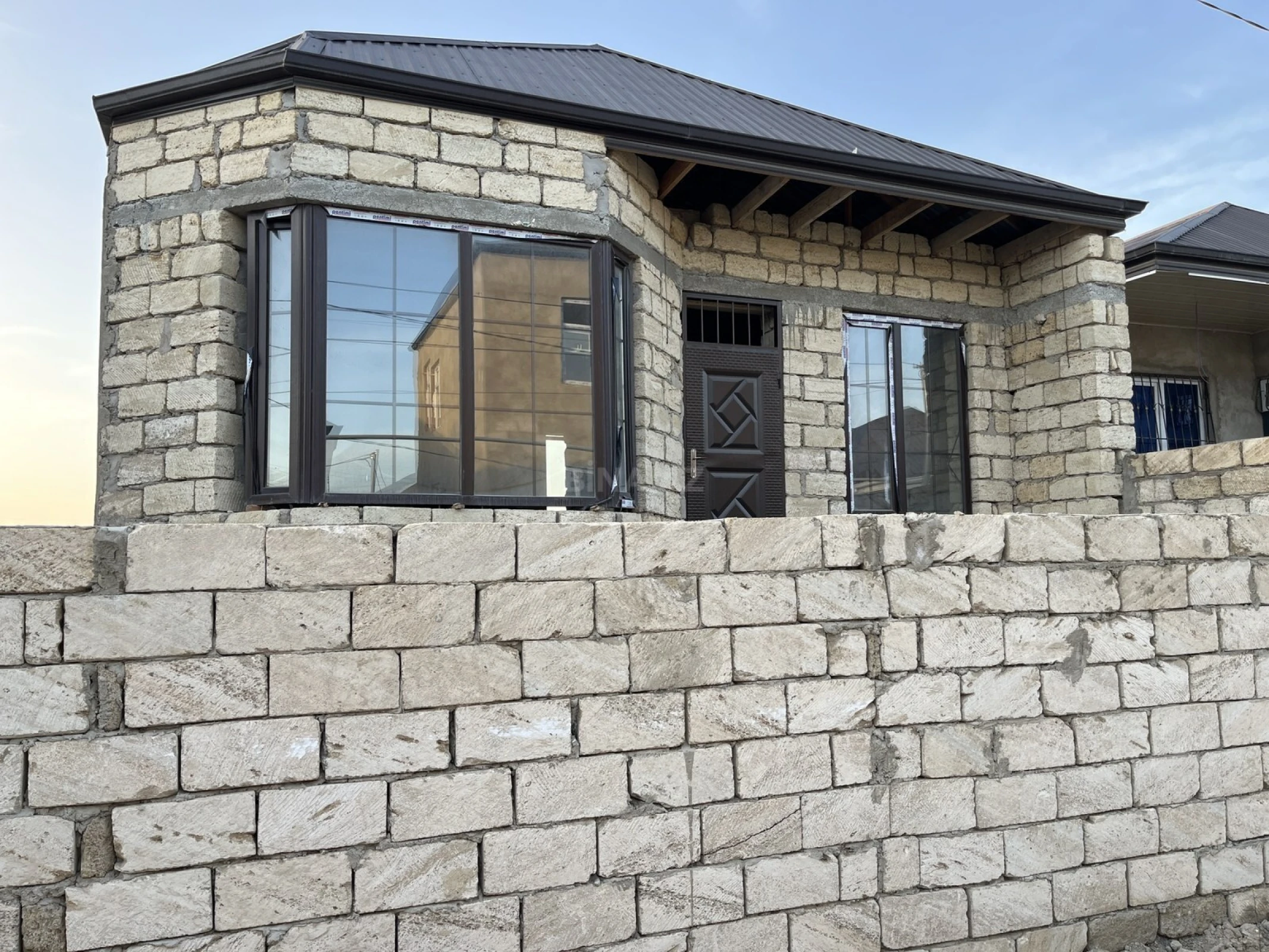 Satılır 2 otaqlı həyət evi 72 m²