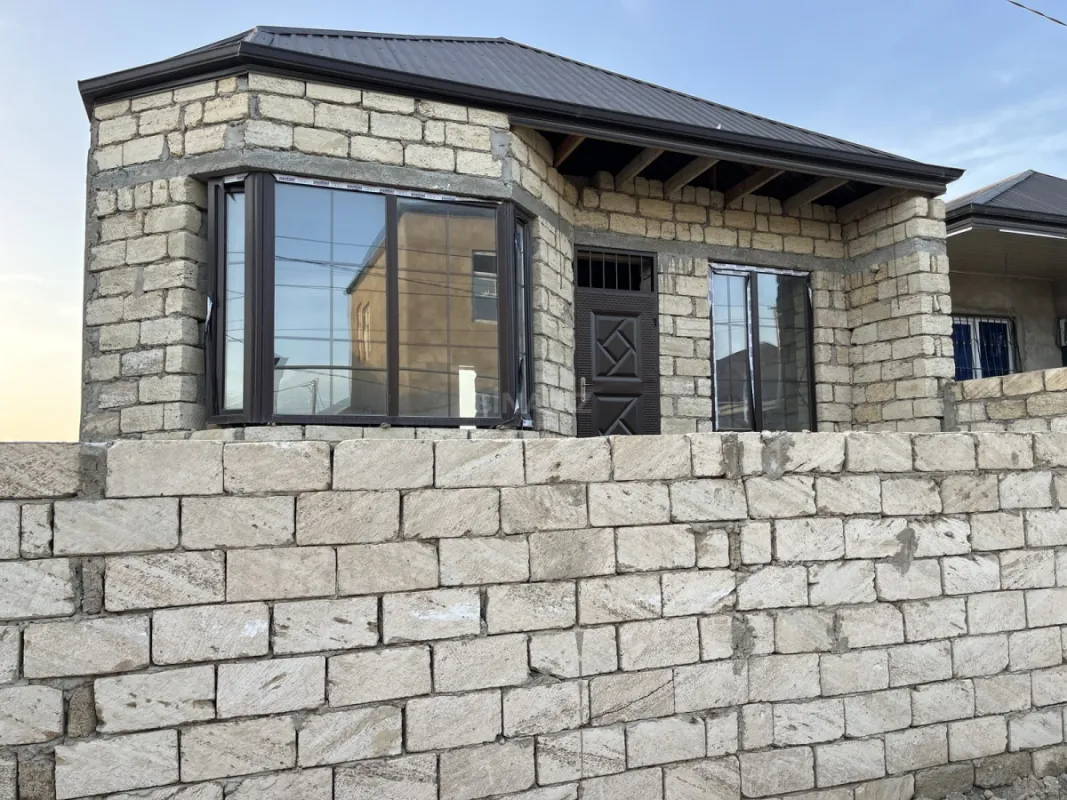 Satılır 2 otaqlı həyət evi 72 m²
