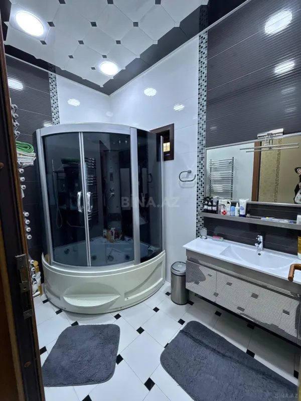 Satılır 9 otaqlı həyət evi 800 m²