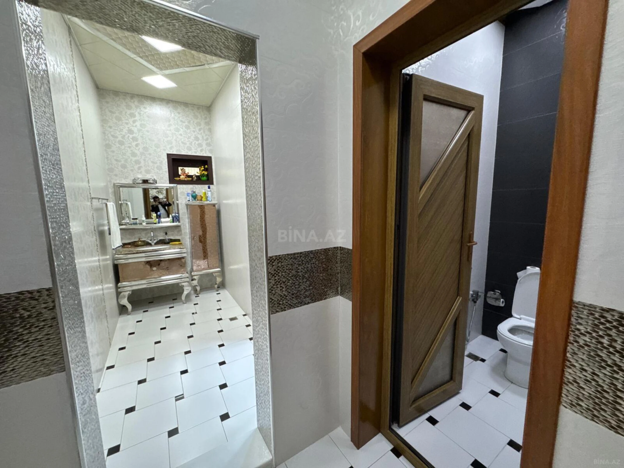 Satılır 9 otaqlı həyət evi 800 m²