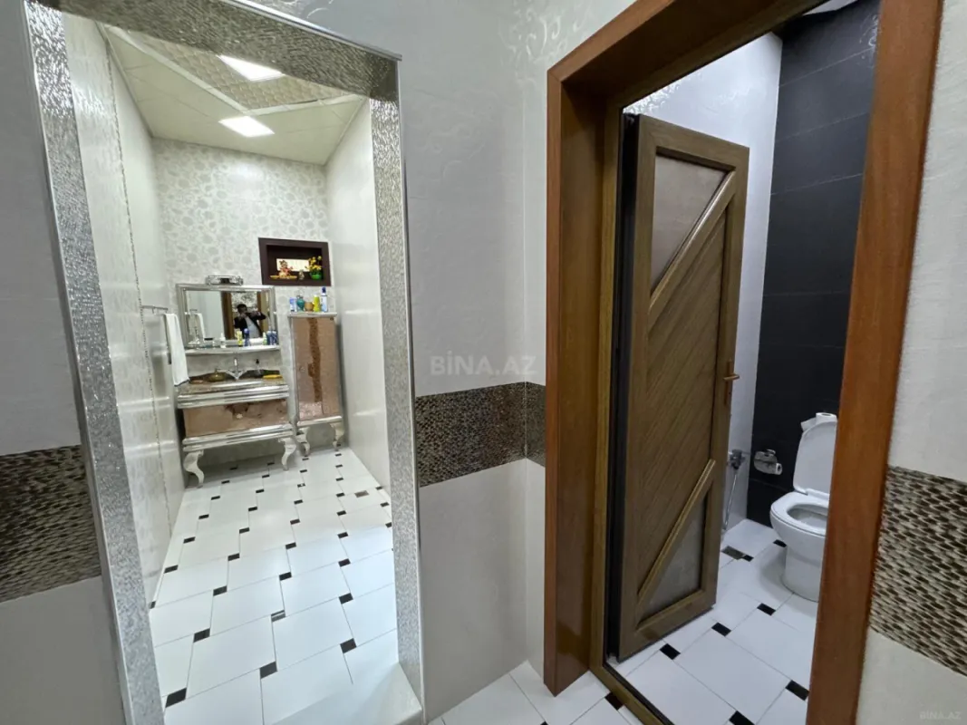 Satılır 9 otaqlı həyət evi 800 m²