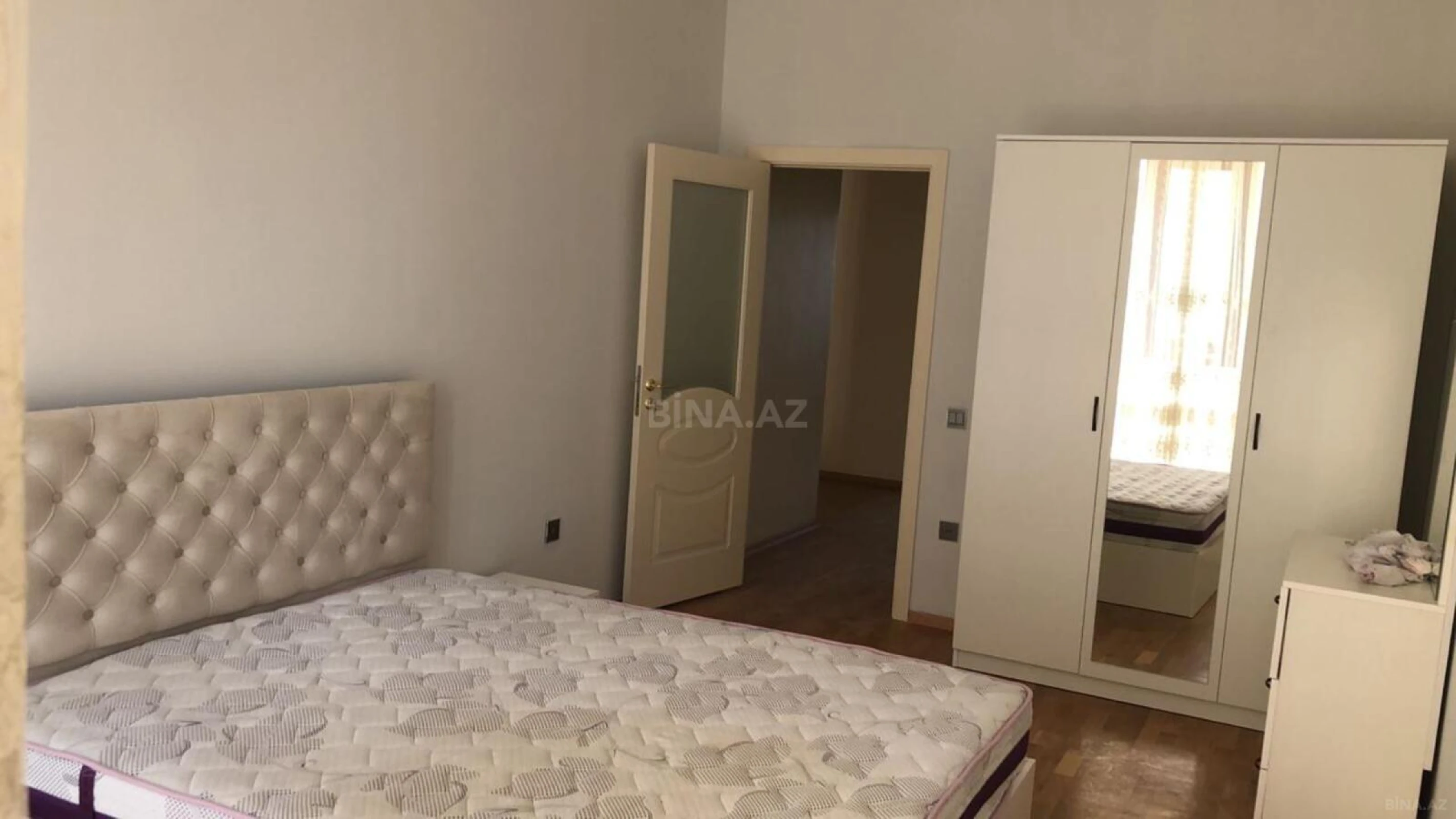 Kirayə verilir 3 otaqlı mənzil 117 m²