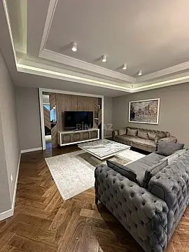 Satılır 4 otaqlı mənzil 224 m²