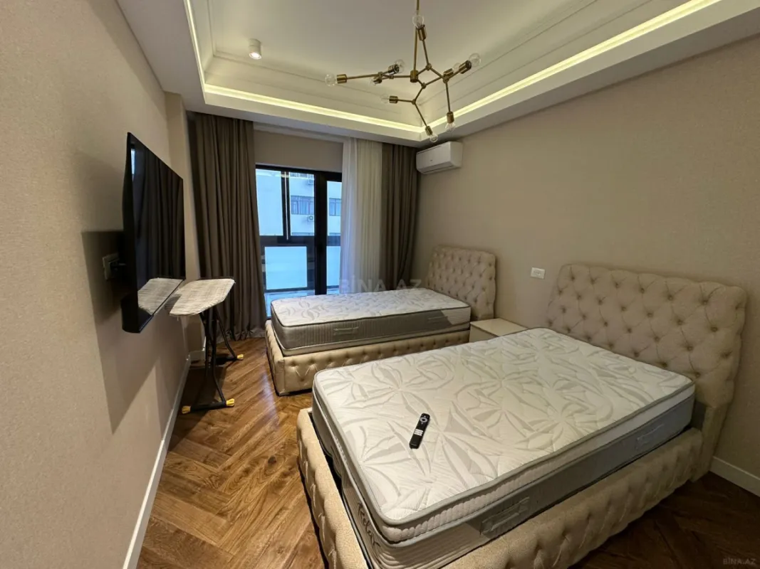Satılır 4 otaqlı mənzil 224 m²