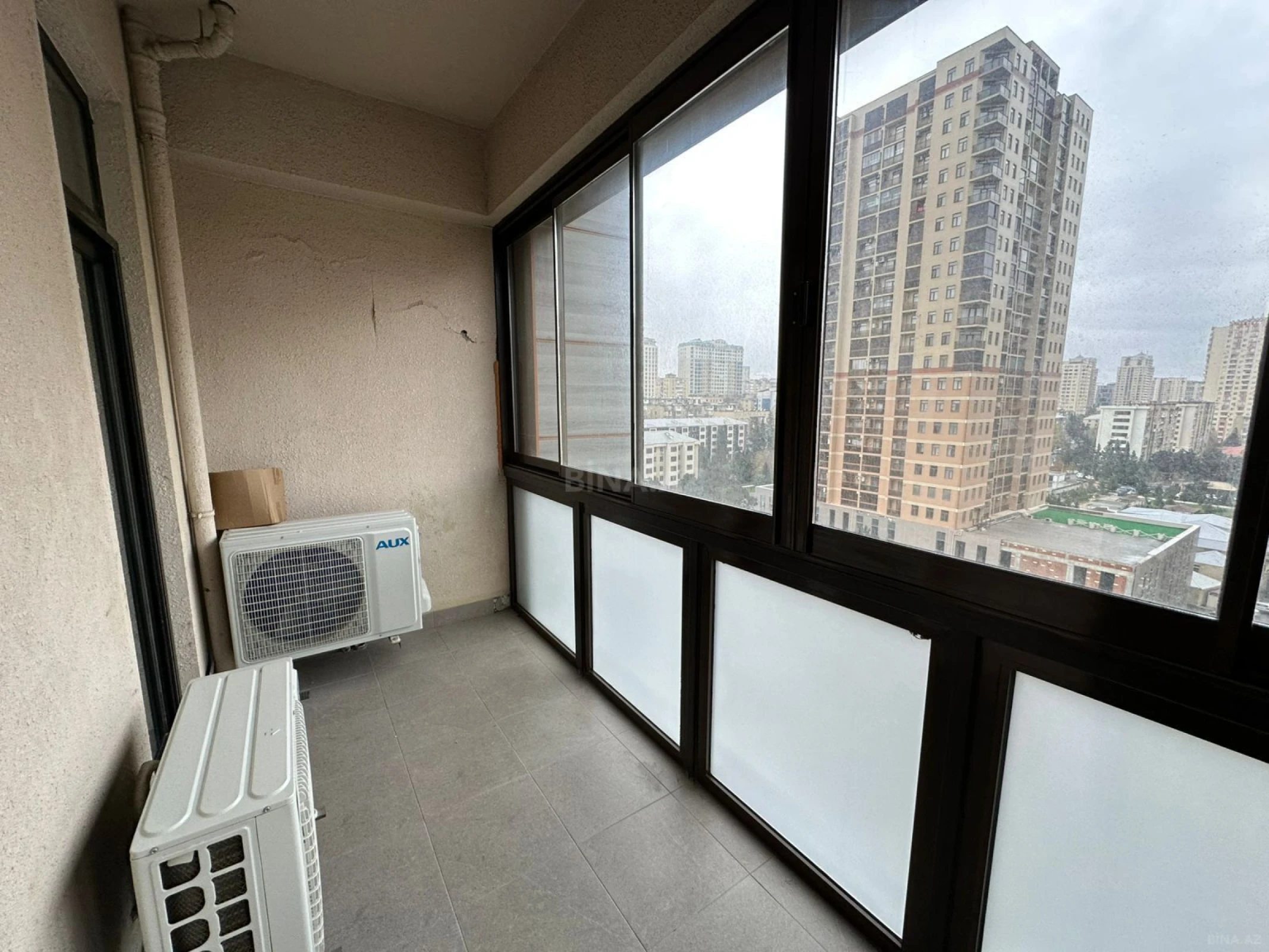 Satılır 4 otaqlı mənzil 224 m²