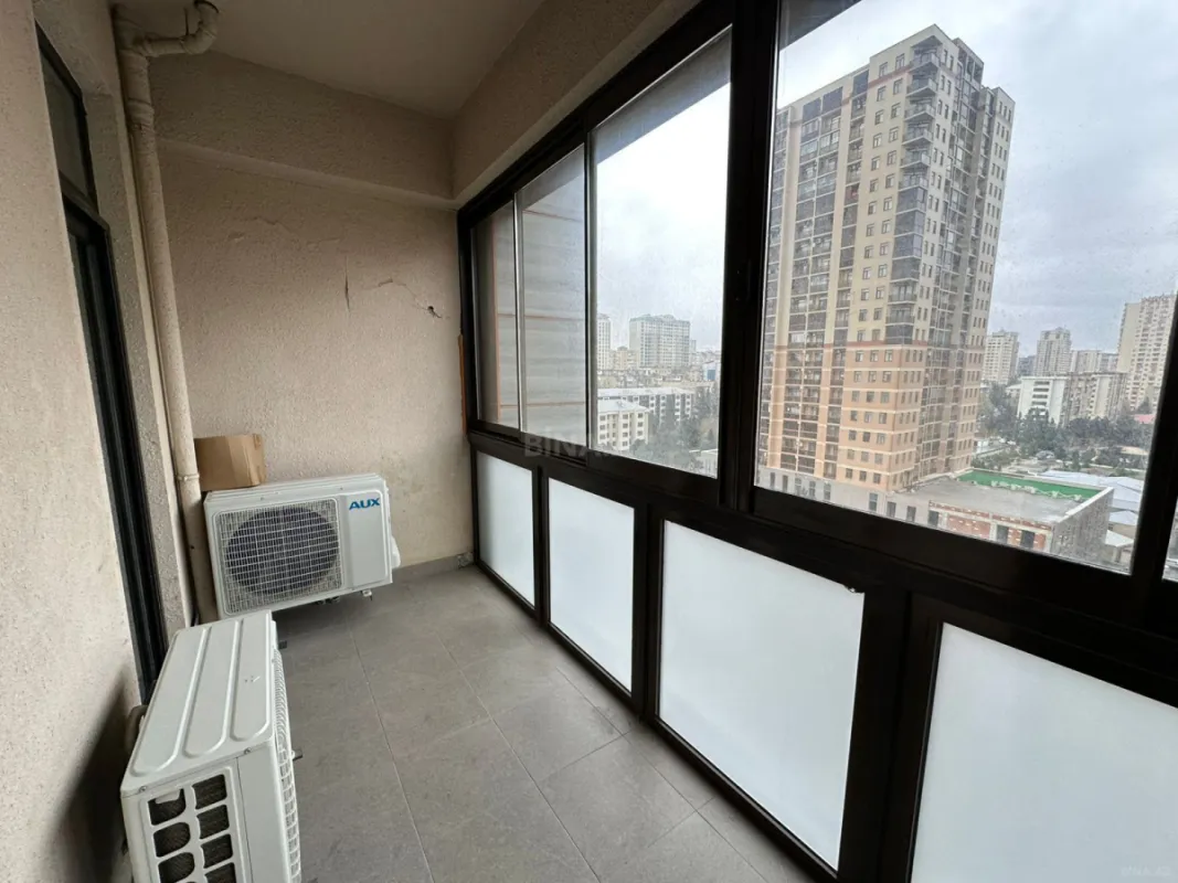 Satılır 4 otaqlı mənzil 224 m²