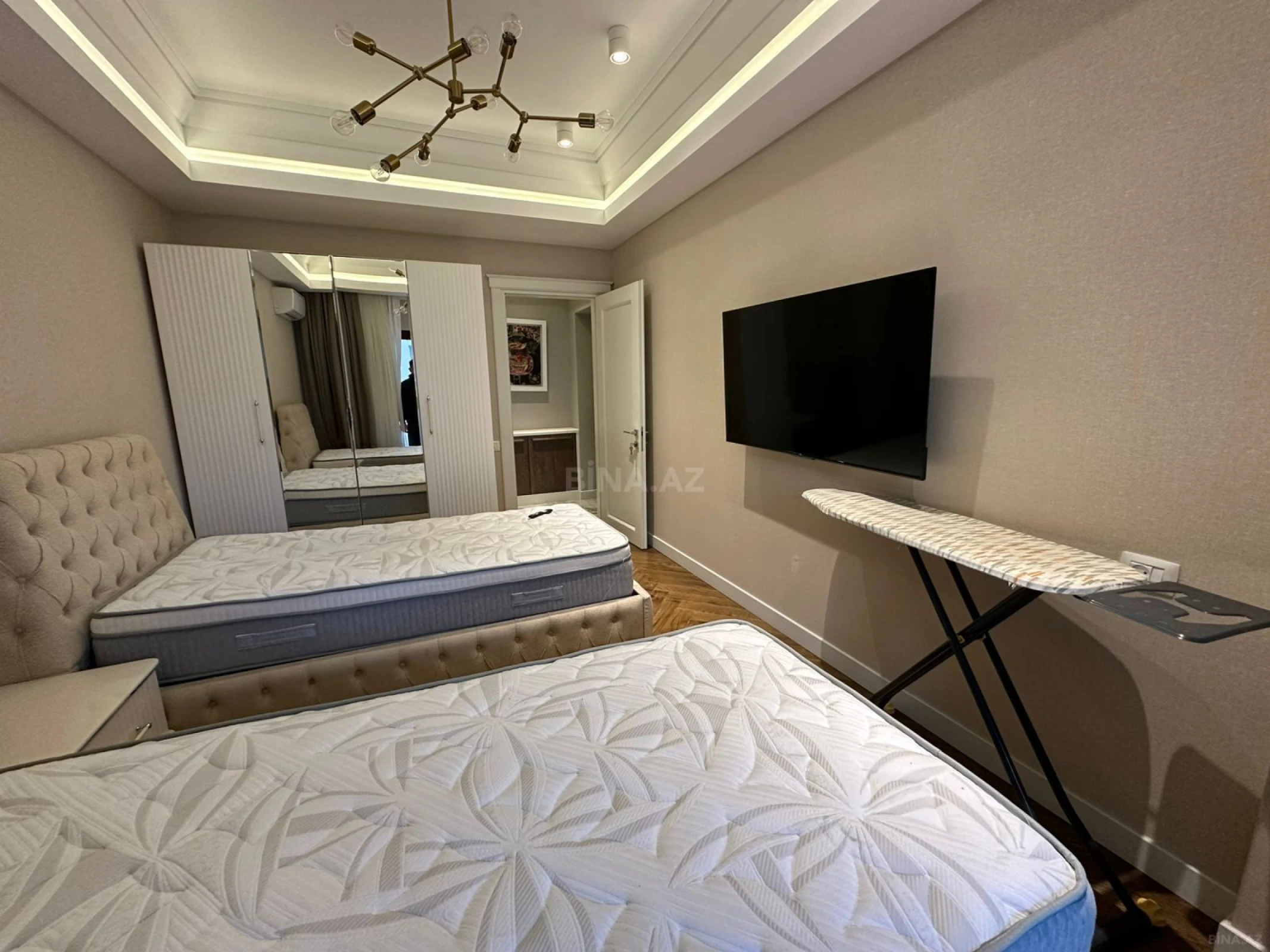 Satılır 4 otaqlı mənzil 224 m²