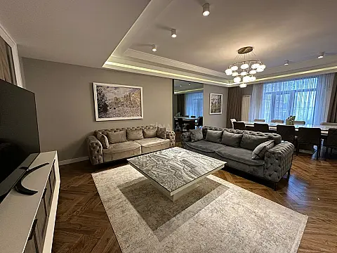 Satılır 4 otaqlı mənzil 224 m² — Bakı 4 otaq 224.00 m²