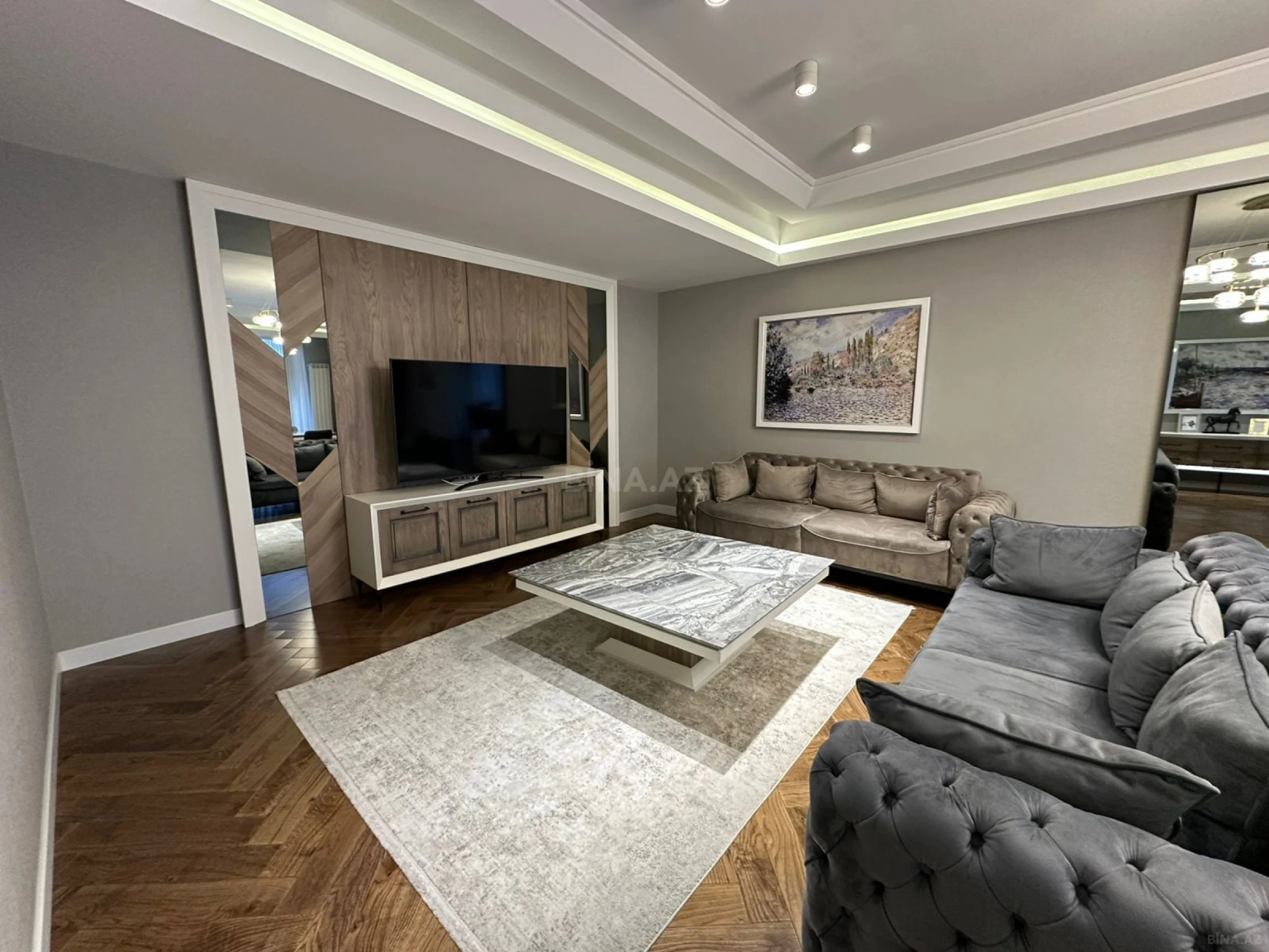 Satılır 4 otaqlı mənzil 224 m²