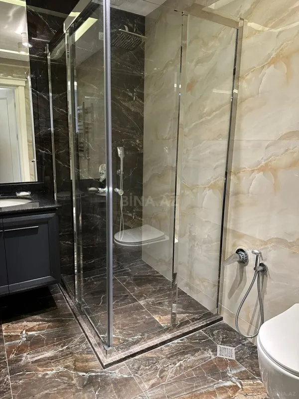 Satılır 4 otaqlı mənzil 224 m²