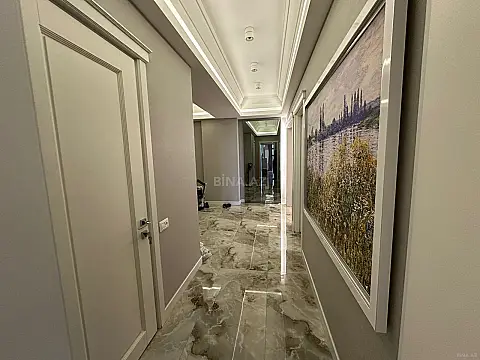 Satılır 4 otaqlı mənzil 224 m²