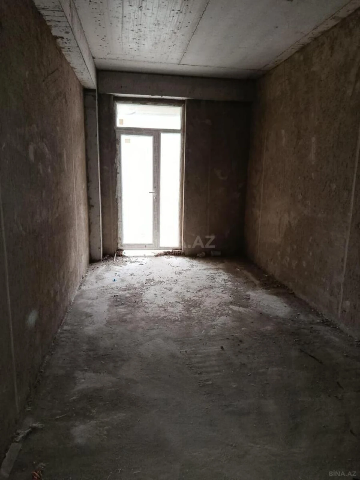Satılır 4 otaqlı mənzil 193 m²