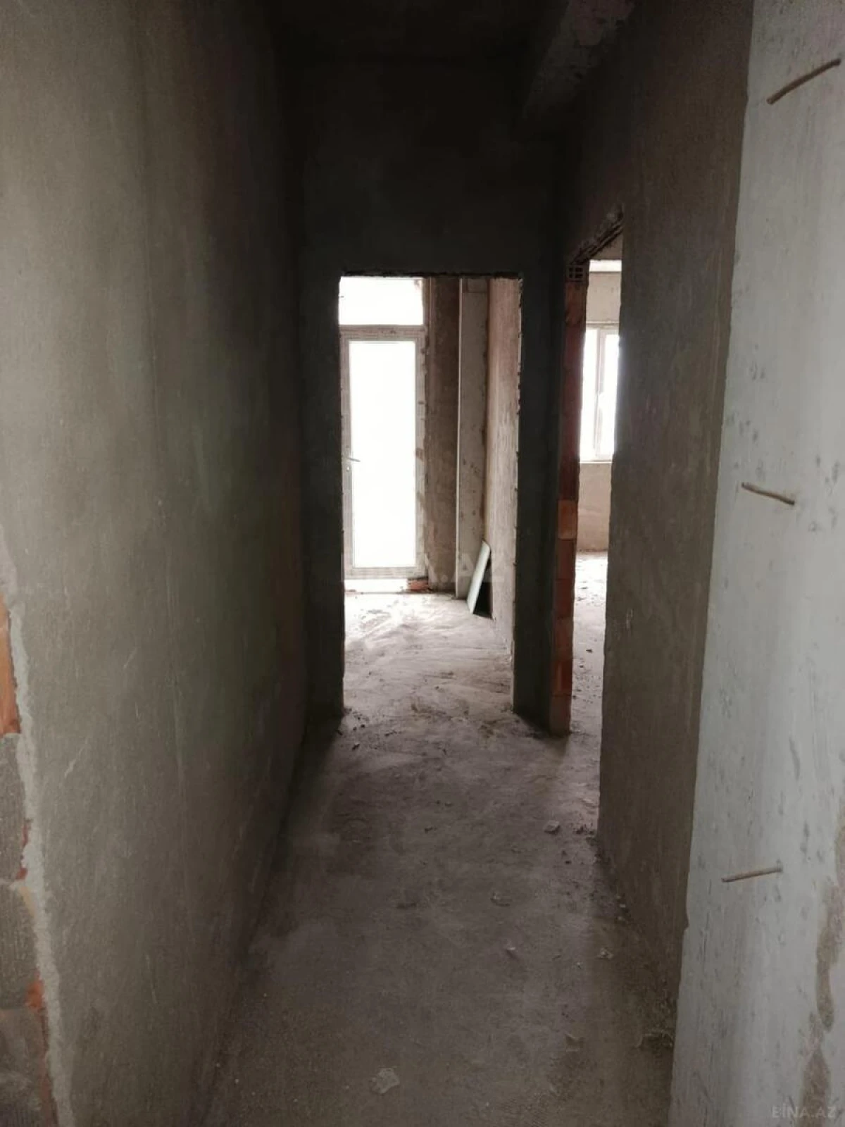 Satılır 4 otaqlı mənzil 193 m²