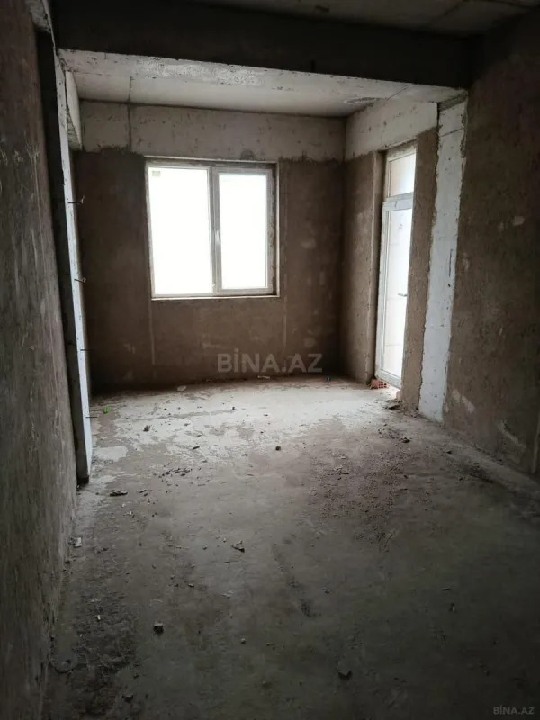 Satılır 4 otaqlı mənzil 193 m²
